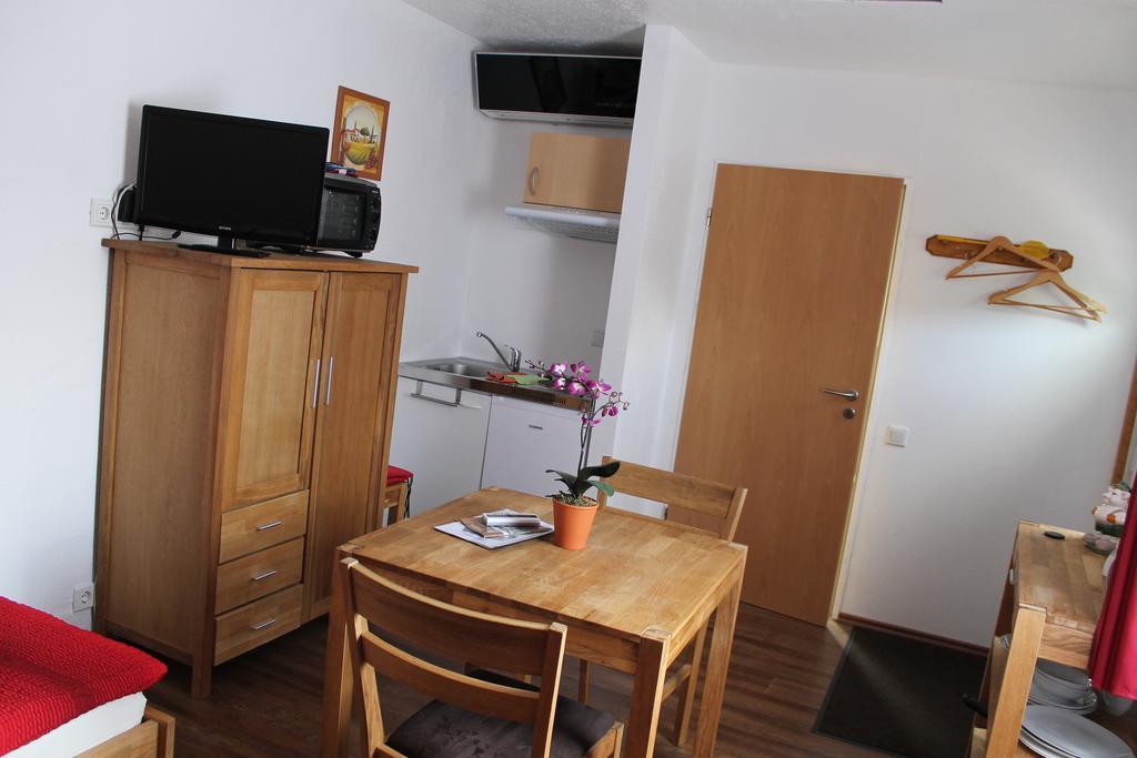 Gaestehaus Ballmann Rockeskyll Room photo